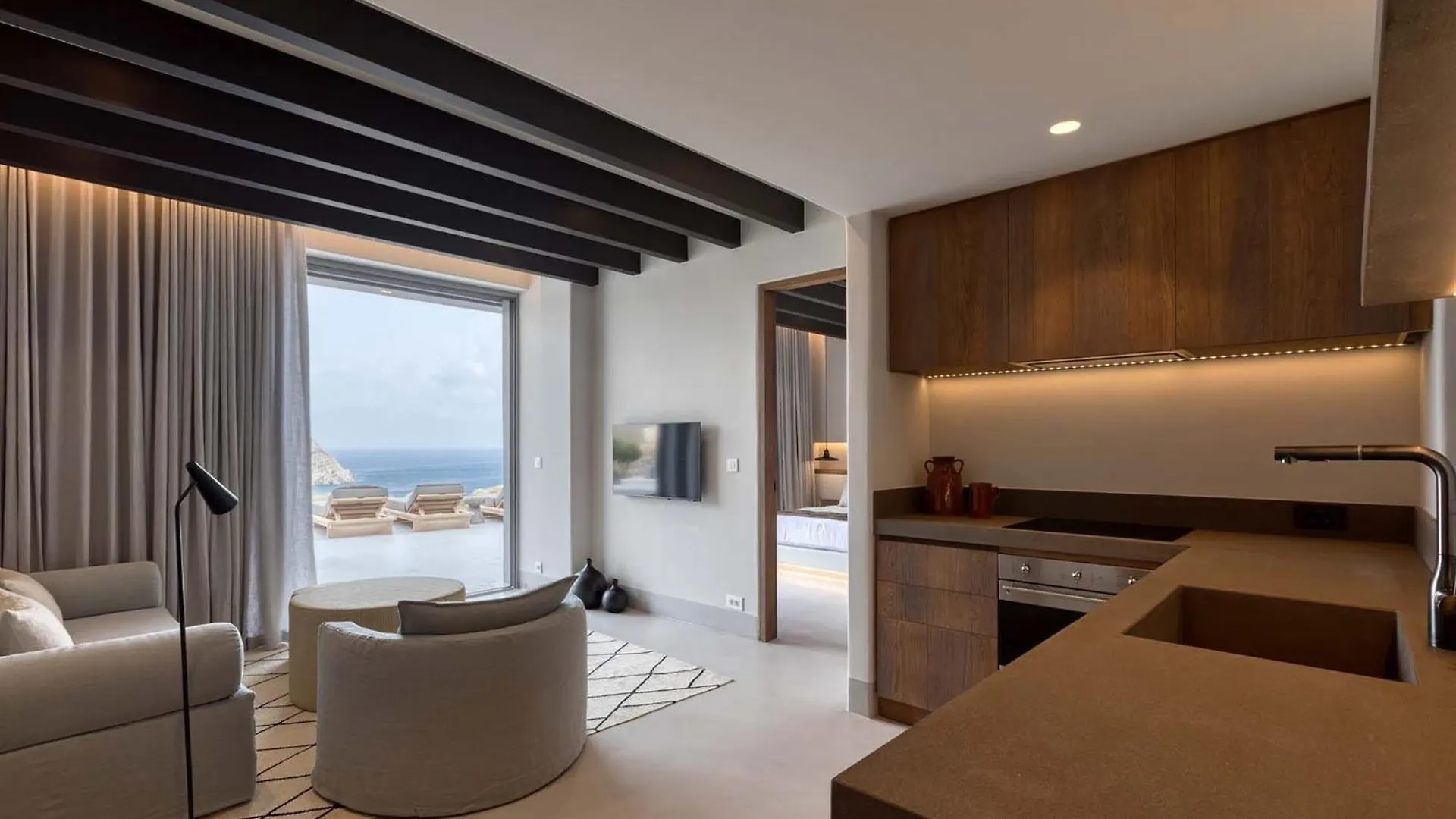 Astounding Mykonos Villa 6 Bedrooms Villa Brandy Private Infinity Pool Stunning Sea Views Elia Elia  اليونان